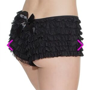 Ruffled panties NwT Coquette